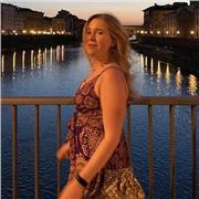 Soy estudiante de Traducción y Turismo y doy clases particulares online o no de inglés, francés y matemáticas de sociales